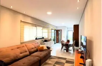 Casa para Venda em Jacareí, Jardim Califórnia, 3 dormitórios, 3 suítes, 4 banheiros, 2 vagas