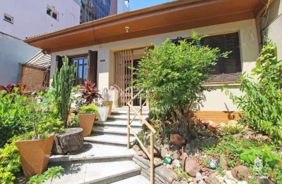 Casa com 3 quartos para alugar na rua marcelo gama, 1212, auxiliadora, porto alegre, 110 m2 por r$ 7.900