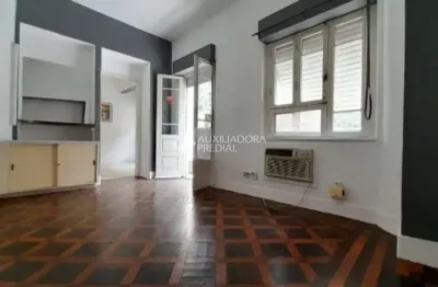 Sala comercial para alugar na Avenida Borges de Medeiros, 596, Centro Histórico, Porto Alegre, 100 m2 por R$ 1.900
