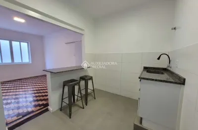 Apartamento com 2 quartos para alugar na rua castro alves, 1073, independência, porto alegre, 78 m2 por r$ 3.250