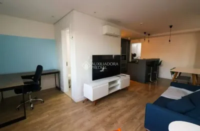 Apartamento com 2 quartos para alugar na avenida loureiro da silva, 1835, cidade baixa, porto alegre, 70 m2 por r$ 4.000