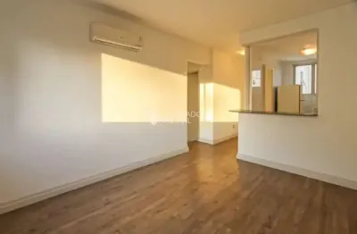 Apartamento com 1 quarto para alugar na rua duque de caxias, 1667, centro histórico, porto alegre, 45 m2 por r$ 2.200