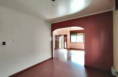 Casa em condomínio fechado com 4 quartos para alugar na rua joão berutti, 580, chácara das pedras, porto alegre, 249 m2 por r$ 6.500