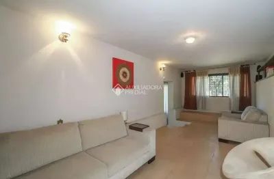 Casa em condomínio fechado com 3 quartos para alugar na tupanciretã, 54, passo da areia, porto alegre, 300 m2 por r$ 3.500