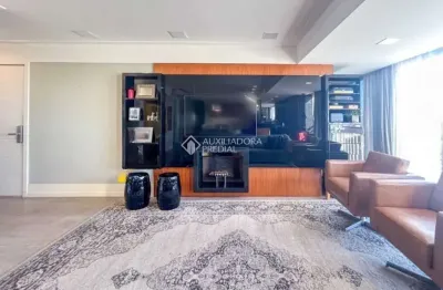 Apartamento com 3 quartos para alugar na rua doutor dário de bittencourt, 300, jardim europa, porto alegre, 130 m2 por r$ 14.000