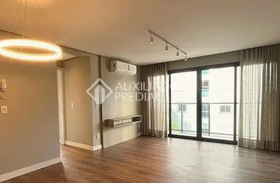 Apartamento com 2 quartos para alugar na rua quintino bocaiúva, 1320, rio branco, porto alegre, 87 m2 por r$ 7.500
