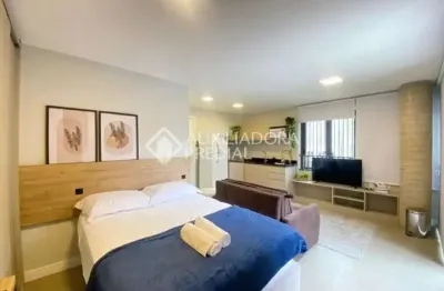 Apartamento com 1 quarto para alugar na rua vinte e quatro de outubro, 1585, auxiliadora, porto alegre, 62 m2 por r$ 3.900