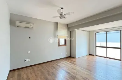 Apartamento com 2 quartos para alugar na Rua Padre Chagas, 311, Moinhos de Vento, Porto Alegre, 150 m2 por R$ 4.000