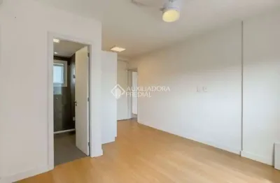 Apartamento com 3 quartos para alugar na Rua Jerônymo Zelmanovitz, 100, São Sebastião, Porto Alegre, 81 m2 por R$ 5.100
