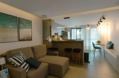 Casa em condomínio fechado com 3 quartos para alugar na avenida tucumã, 145, campeche, florianópolis, 143 m2 por r$ 9.000