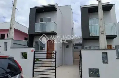 Casa em condomínio fechado com 2 quartos para alugar na rua elvira ruschel fett, 22, potecas, são josé, 77 m2 por r$ 3.000