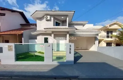 Casa em condomínio fechado com 3 quartos para alugar na rua da saracura, 320, pedra branca, palhoça, 250 m2 por r$ 9.000