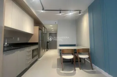 Apartamento com 1 quarto para alugar na rua professor simão josé hess, 190, trindade, florianópolis, 31 m2 por r$ 3.600