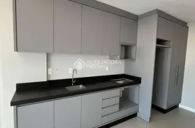 Apartamento com 1 quarto para alugar na rua marques de carvalho, 186, coqueiros, florianópolis, 90 m2 por r$ 4.500