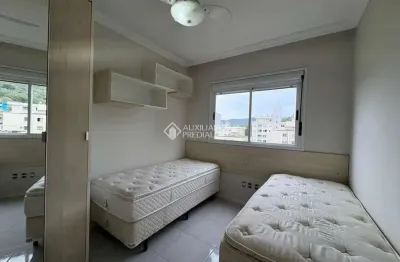 Apartamento com 2 quartos para alugar na rua joão pio duarte silva, 180, córrego grande, florianópolis, 72 m2 por r$ 4.200