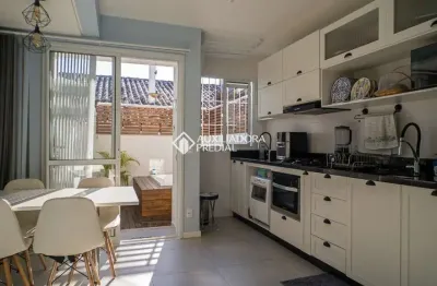 Casa em condomínio fechado com 2 quartos para alugar na rua leonel pereira, 625, cachoeira do bom jesus, florianópolis, 95 m2 por r$ 5.500