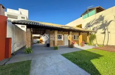 Casa em condomínio fechado com 3 quartos para alugar na rua rodolfo hickel, 538, canasvieiras, florianópolis, 120 m2 por r$ 13.500