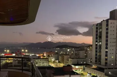 Apartamento com 3 quartos para alugar na rua adhemar da silva, 395, kobrasol, são josé, 114 m2 por r$ 4.500