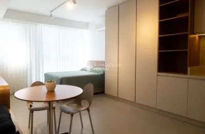 Loft com 1 quarto para alugar na rua professor simão josé hess, 137, trindade, florianópolis, 33 m2 por r$ 3.800