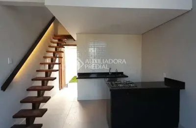 Loft com 1 quarto para alugar na Rodovia Doutor Antônio Luiz Moura Gonzaga, 2764, Rio Tavares, Florianópolis, 46 m2 por R$ 3.800