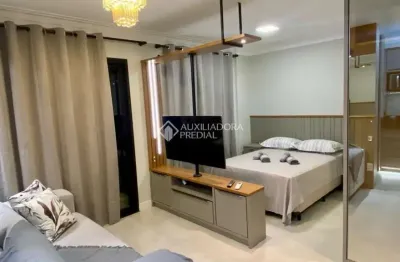 Loft com 1 quarto para alugar na Rua Capitão Romualdo de Barros, 850, Carvoeira, Florianópolis, 45 m2 por R$ 3.800