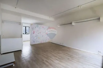 Loja incrível com 40,60m quadrados - vitrine enorme!