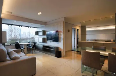 Lindo apartamento mobiliado de 79m quadrados com 2 quartos, sendo 1 suíte com closet. cozinha americana, varanda e 1 vaga de garagem coberta.
