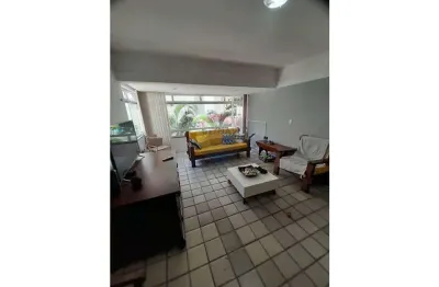 Apartamento reformado de 117 m2 no espinheiro, 3 quartos + dependência e 03 banheiros