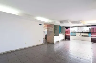 Apartamento com 240m, 3 quartos, sendo 1 suíte, varanda, cozinha 2 salas para 4 ambientes, dependência completa, 2 vagas de garagem cobertas