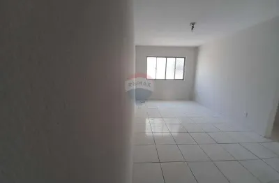 Apartamento reformado no prado, 2 quartos, 03 banheiros e dependência