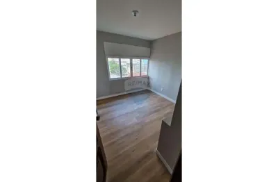 Madalena, 03 quartos, 01 suite com closet, 153m², 02 vagas de garagem