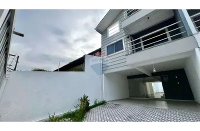 Casa Triplex com Piscina de 221,70 metros com 4 quartos sendo 3 suítes em Boa Viagem - Recife