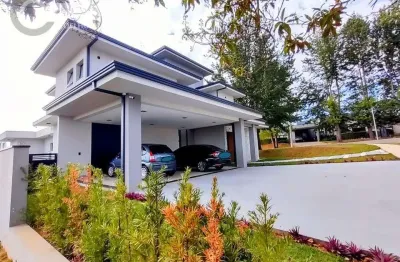 Casa à venda na Avenida Alberto João Luchesi, Ivoturucaia, Jundiaí