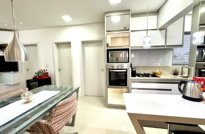 Encantador e completo apartamento com 2 vagas individuais