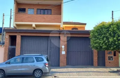 Casa com 6 quartos à venda na Vila Hortência, Sorocaba 