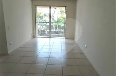 Apartamento com 3 quartos à venda na Rua Judith Passald Esteves, Vila Sônia, São Paulo