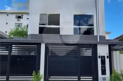 Casa em condomínio fechado com 3 quartos à venda na Rua Nabuco de Araújo, Embaré, Santos