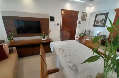Casa com 2 quartos à venda na Rua Uruguai, Guilhermina, Praia Grande