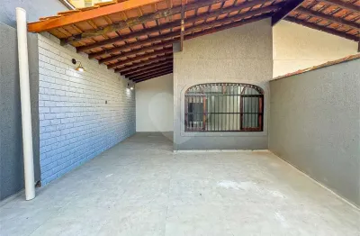 Casa com 2 quartos à venda na Tupi, Praia Grande 