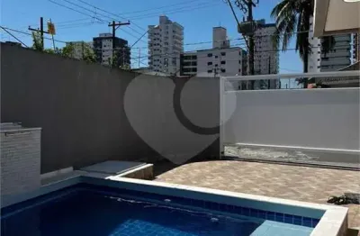 Casa com 3 quartos à venda na Rua Uruguai, 256, Guilhermina, Praia Grande