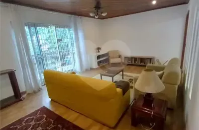 Casa com 3 quartos à venda na Rua Liberdade, Aparecida, Santos
