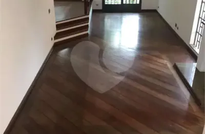 Casa com 3 quartos à venda na Rua Doutor José Maria Whitaker, 573, Vila Sônia, São Paulo