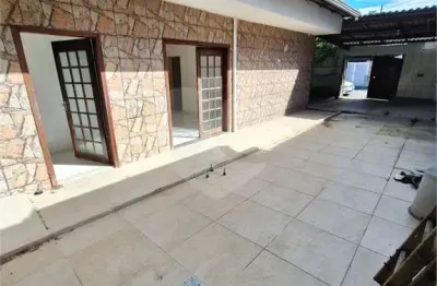 Casa com 3 quartos à venda na Rua Vitorino Santos Ferreira, 60, Canto do Forte, Praia Grande