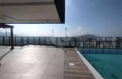 Prédio à venda na Rua Begônia, 69, Enseada, Guarujá