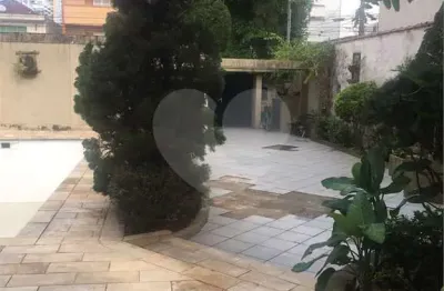 Casa comercial à venda na Rua Delphin Moreira, 150, Embaré, Santos