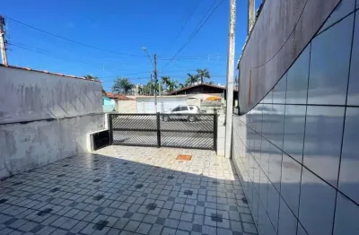 Casa com 2 quartos à venda na Rua Barão de Itararé, 242, Jardim Real, Praia Grande