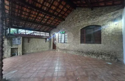 Casa com 3 quartos à venda na Rua Francisco Sá, 218, Vila São Jorge, São Vicente