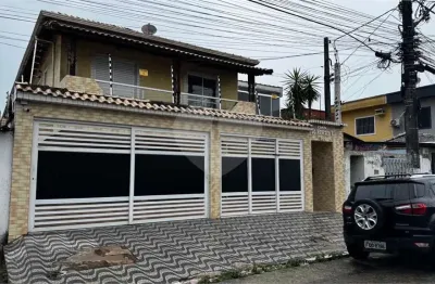 Casa com 2 quartos à venda na Rua Vitória Perez Garcia, 204, Sítio do Campo, Praia Grande