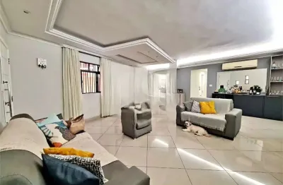 Casa com 3 quartos à venda na Rua Professor Carlos Escobar, 53, Ponta da Praia, Santos