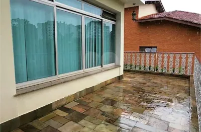 Casa com 3 quartos à venda na Rua Alcobaça, 70, Vila Sônia, São Paulo